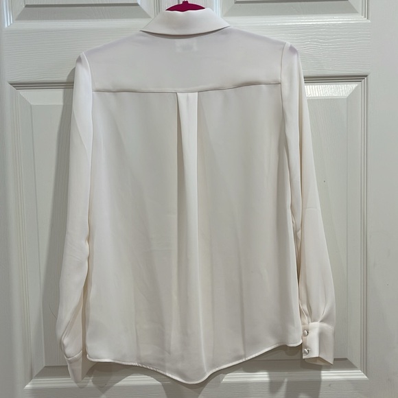 Aritzia Wilfred button up blouse size XS - Picture 4 of 6